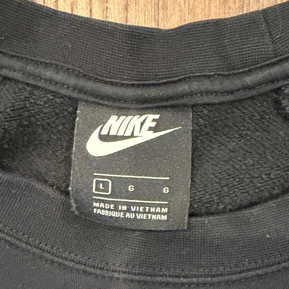 Nike Women’s Black Crewneck Sweatshirt Size Large C8-021
